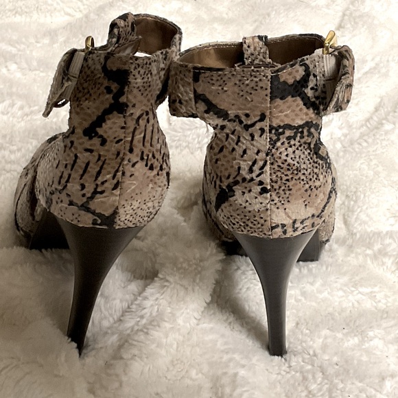 Delicious brand snakeskin print heels - Picture 4 of 5